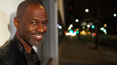 A photo of singer Brian McKnight.